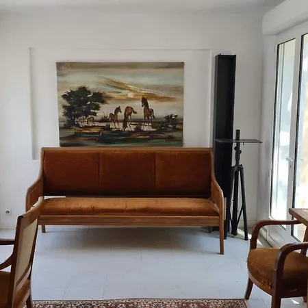 Loustalou Feriehus *